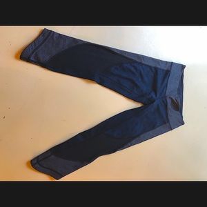 LuLu Lemon mid calf workout wear